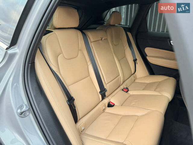 Вольво ХС60 2022 в Киеве на Automoto.ua Серый Вольво ХС60, объемом двигателя 2 л и пробегом 34 тыс. км за 49000 $, фото 39 на Automoto.ua