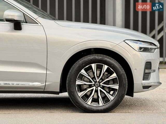 Вольво ХС60 2022 в Киеве на Automoto.ua Серый Вольво ХС60, объемом двигателя 2 л и пробегом 34 тыс. км за 49000 $, фото 11 на Automoto.ua