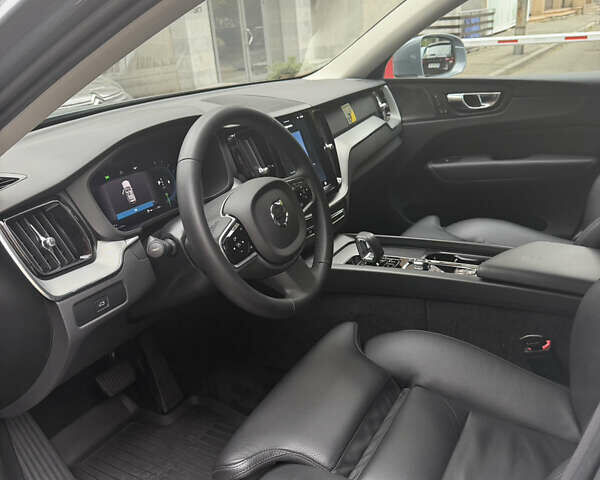 Серый Вольво ХС60, объемом двигателя 1.97 л и пробегом 30 тыс. км за 45000 $, фото 4 на Automoto.ua