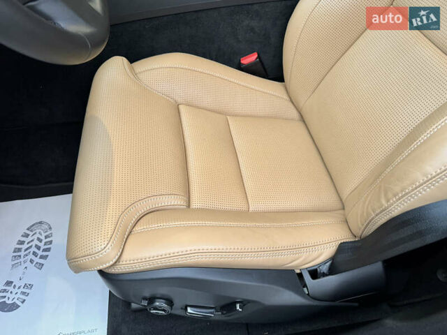 Вольво ХС60 2022 в Киеве на Automoto.ua Серый Вольво ХС60, объемом двигателя 2 л и пробегом 34 тыс. км за 49000 $, фото 19 на Automoto.ua