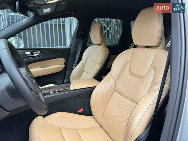 Вольво ХС60 2022 в Киеве на Automoto.ua Серый Вольво ХС60, объемом двигателя 2 л и пробегом 34 тыс. км за 49000 $, фото 20 на Automoto.ua