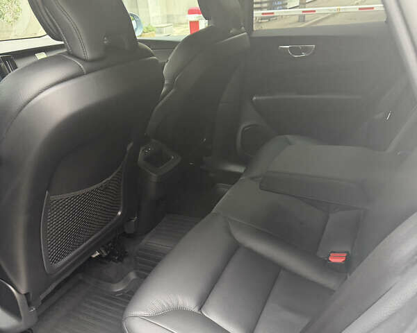 Серый Вольво ХС60, объемом двигателя 1.97 л и пробегом 30 тыс. км за 45000 $, фото 6 на Automoto.ua