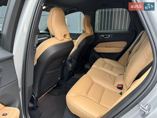 Вольво ХС60 2022 в Киеве на Automoto.ua Серый Вольво ХС60, объемом двигателя 2 л и пробегом 34 тыс. км за 49000 $, фото 27 на Automoto.ua