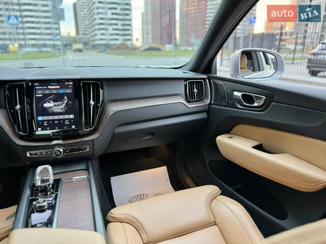 Вольво ХС60 2022 в Киеве на Automoto.ua Серый Вольво ХС60, объемом двигателя 2 л и пробегом 34 тыс. км за 49000 $, фото 41 на Automoto.ua