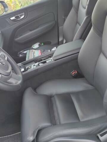 Серый Вольво ХС60, объемом двигателя 1.97 л и пробегом 47 тыс. км за 43999 $, фото 3 на Automoto.ua