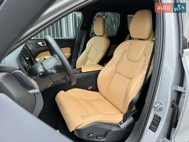 Вольво ХС60 2022 в Киеве на Automoto.ua Серый Вольво ХС60, объемом двигателя 2 л и пробегом 34 тыс. км за 49000 $, фото 23 на Automoto.ua