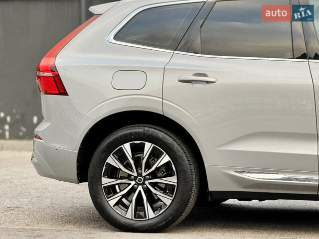 Вольво ХС60 2022 в Киеве на Automoto.ua Серый Вольво ХС60, объемом двигателя 2 л и пробегом 34 тыс. км за 49000 $, фото 12 на Automoto.ua