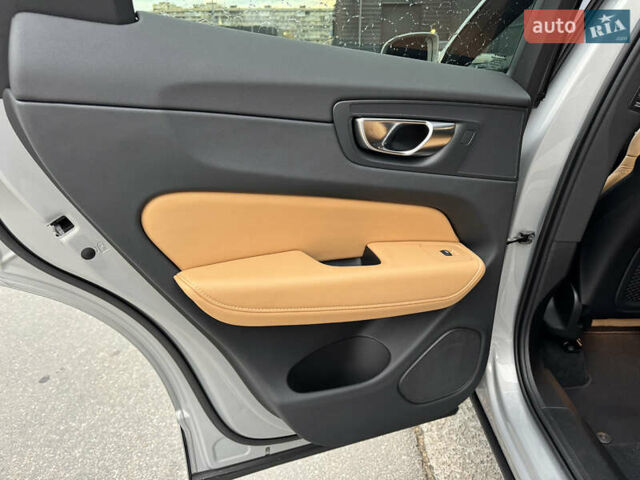 Вольво ХС60 2022 в Киеве на Automoto.ua Серый Вольво ХС60, объемом двигателя 2 л и пробегом 34 тыс. км за 49000 $, фото 26 на Automoto.ua