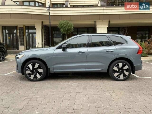 Серый Вольво ХС60, объемом двигателя 1.97 л и пробегом 11 тыс. км за 37000 $, фото 2 на Automoto.ua