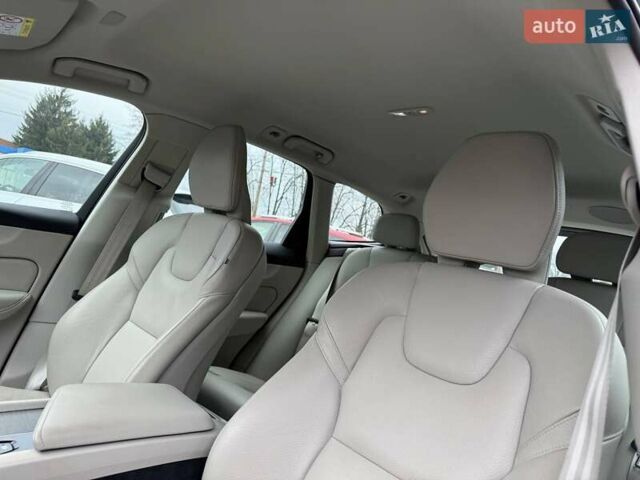 Серый Вольво ХС60, объемом двигателя 1.97 л и пробегом 28 тыс. км за 57000 $, фото 38 на Automoto.ua