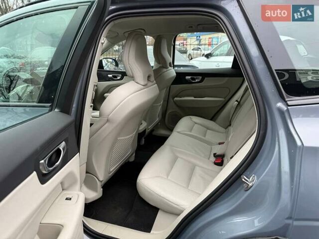 Серый Вольво ХС60, объемом двигателя 1.97 л и пробегом 28 тыс. км за 57000 $, фото 41 на Automoto.ua