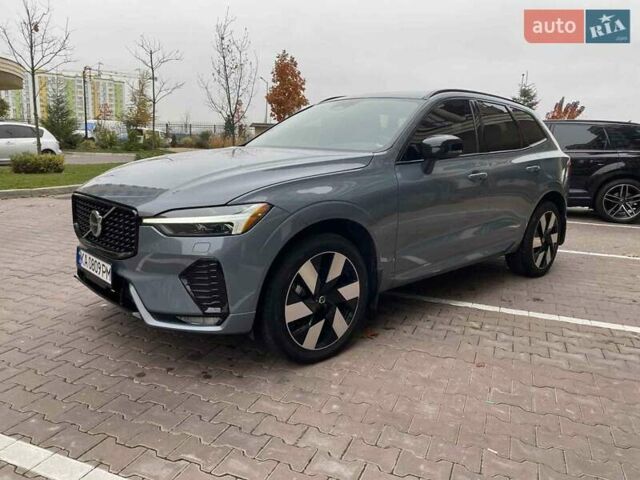 Серый Вольво ХС60, объемом двигателя 1.97 л и пробегом 11 тыс. км за 37000 $, фото 3 на Automoto.ua