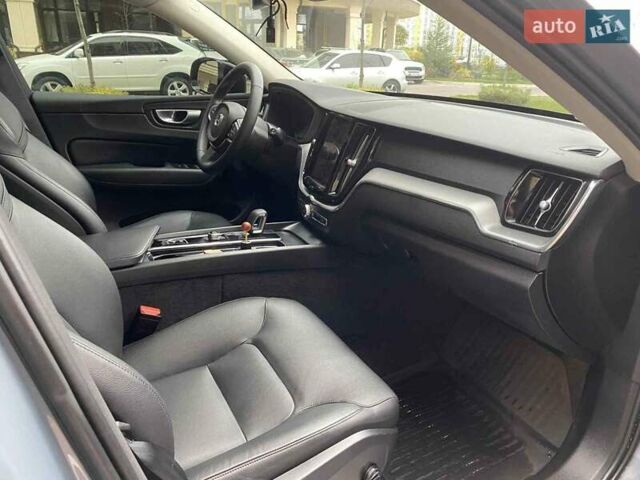 Серый Вольво ХС60, объемом двигателя 1.97 л и пробегом 11 тыс. км за 37000 $, фото 16 на Automoto.ua