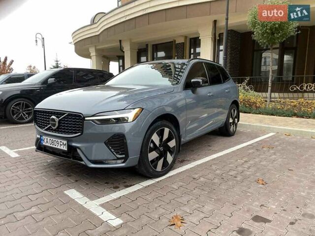 Серый Вольво ХС60, объемом двигателя 1.97 л и пробегом 11 тыс. км за 37000 $, фото 1 на Automoto.ua