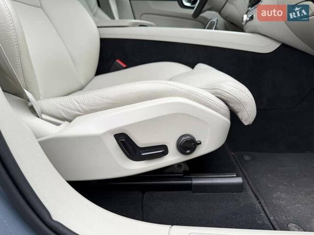 Серый Вольво ХС60, объемом двигателя 1.97 л и пробегом 28 тыс. км за 57000 $, фото 29 на Automoto.ua