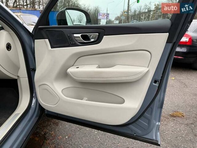 Серый Вольво ХС60, объемом двигателя 1.97 л и пробегом 28 тыс. км за 57000 $, фото 33 на Automoto.ua