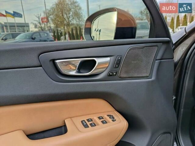 Серый Вольво ХС60, объемом двигателя 2 л и пробегом 77 тыс. км за 59900 $, фото 23 на Automoto.ua
