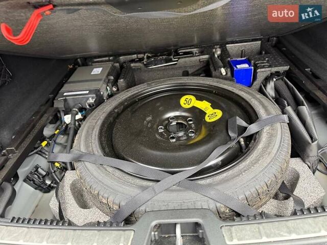 Серый Вольво ХС60, объемом двигателя 1.97 л и пробегом 28 тыс. км за 57000 $, фото 43 на Automoto.ua