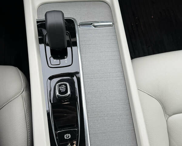 Серый Вольво ХС60, объемом двигателя 1.97 л и пробегом 14 тыс. км за 43000 $, фото 11 на Automoto.ua