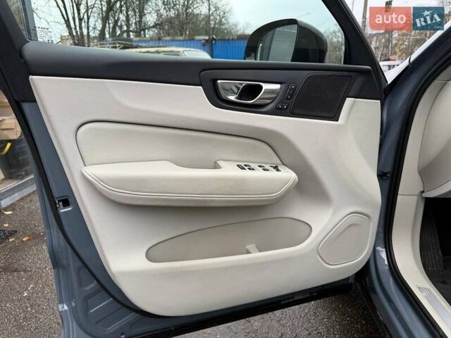 Серый Вольво ХС60, объемом двигателя 1.97 л и пробегом 28 тыс. км за 57000 $, фото 32 на Automoto.ua