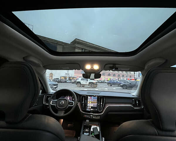 Сірий Вольво ХС60, об'ємом двигуна 1.97 л та пробігом 13 тис. км за 58000 $, фото 23 на Automoto.ua