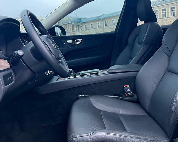 Сірий Вольво ХС60, об'ємом двигуна 1.97 л та пробігом 13 тис. км за 58000 $, фото 15 на Automoto.ua