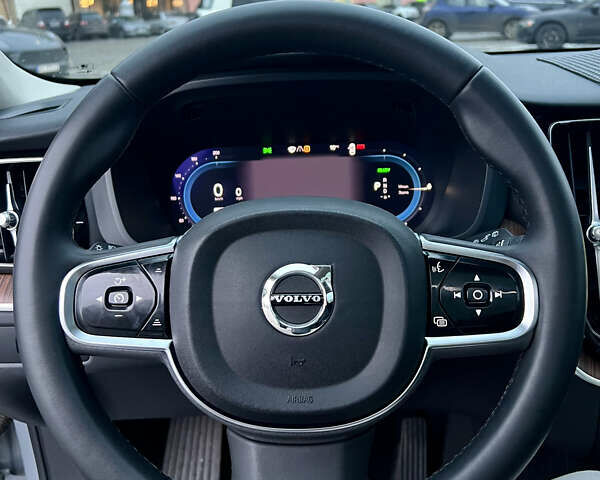 Сірий Вольво ХС60, об'ємом двигуна 1.97 л та пробігом 13 тис. км за 58000 $, фото 18 на Automoto.ua