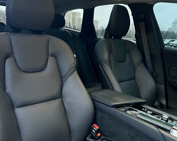 Сірий Вольво ХС60, об'ємом двигуна 1.97 л та пробігом 13 тис. км за 58000 $, фото 20 на Automoto.ua