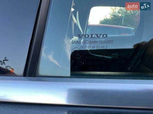 Синій Вольво ХС60, об'ємом двигуна 2.4 л та пробігом 218 тис. км за 13000 $, фото 48 на Automoto.ua