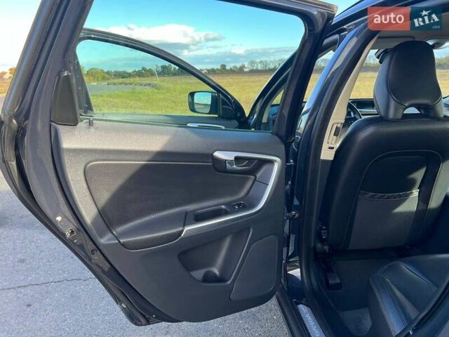 Синій Вольво ХС60, об'ємом двигуна 2.4 л та пробігом 218 тис. км за 13000 $, фото 11 на Automoto.ua