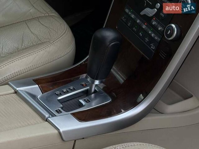 Синий Вольво ХС60, объемом двигателя 2.39 л и пробегом 251 тыс. км за 11000 $, фото 14 на Automoto.ua