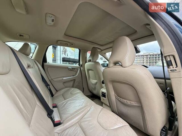 Синий Вольво ХС60, объемом двигателя 2.39 л и пробегом 251 тыс. км за 11000 $, фото 9 на Automoto.ua