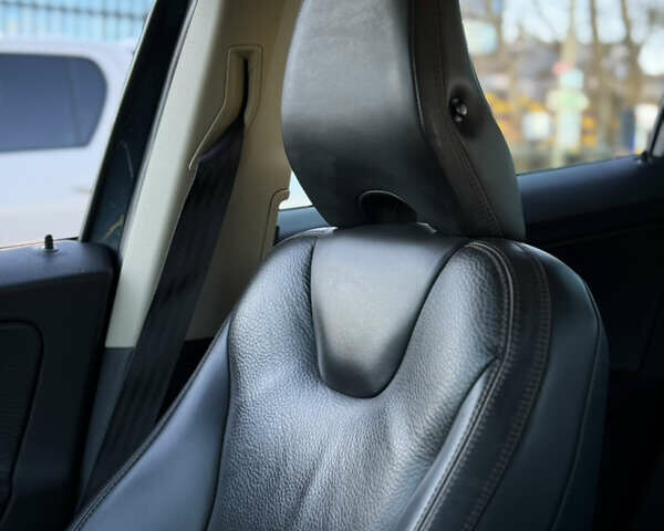 Синий Вольво ХС60, объемом двигателя 2.4 л и пробегом 153 тыс. км за 14700 $, фото 23 на Automoto.ua