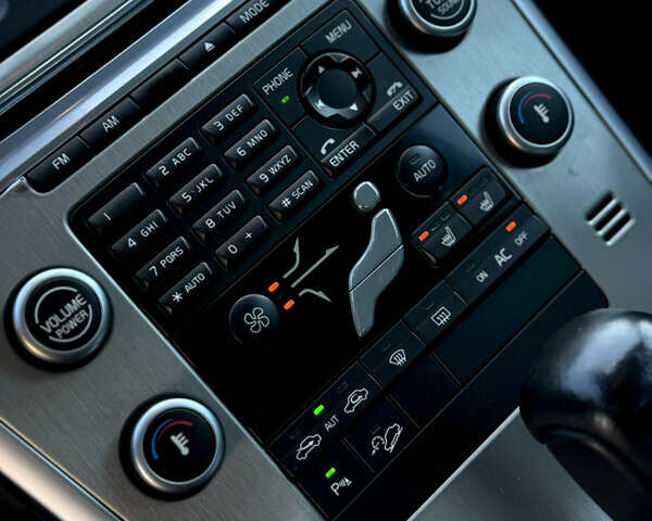 Синий Вольво ХС60, объемом двигателя 2.4 л и пробегом 153 тыс. км за 14700 $, фото 16 на Automoto.ua