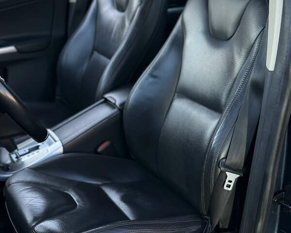 Синий Вольво ХС60, объемом двигателя 2.4 л и пробегом 153 тыс. км за 14700 $, фото 10 на Automoto.ua