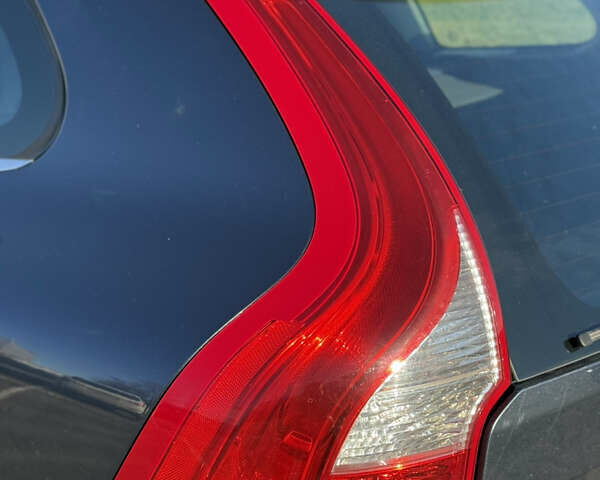 Синий Вольво ХС60, объемом двигателя 2.4 л и пробегом 153 тыс. км за 14700 $, фото 29 на Automoto.ua