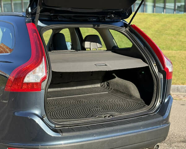 Синий Вольво ХС60, объемом двигателя 2.4 л и пробегом 153 тыс. км за 14700 $, фото 31 на Automoto.ua