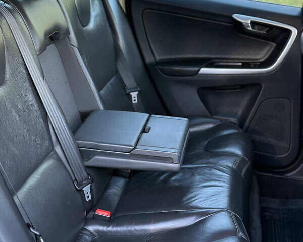 Синий Вольво ХС60, объемом двигателя 2.4 л и пробегом 153 тыс. км за 14700 $, фото 22 на Automoto.ua