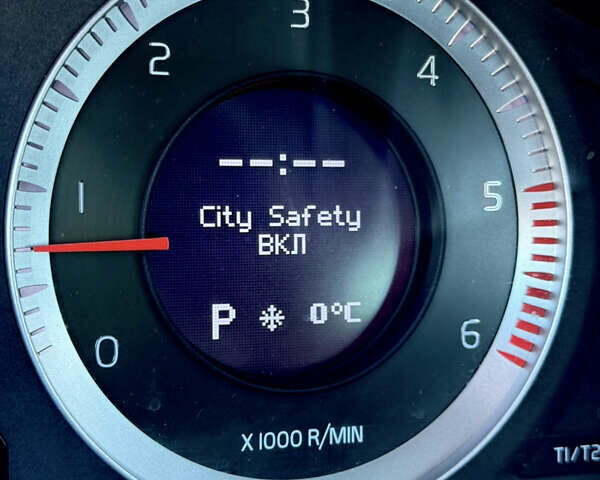 Синий Вольво ХС60, объемом двигателя 2.4 л и пробегом 153 тыс. км за 14700 $, фото 19 на Automoto.ua