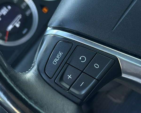 Синий Вольво ХС60, объемом двигателя 2.4 л и пробегом 153 тыс. км за 14700 $, фото 9 на Automoto.ua