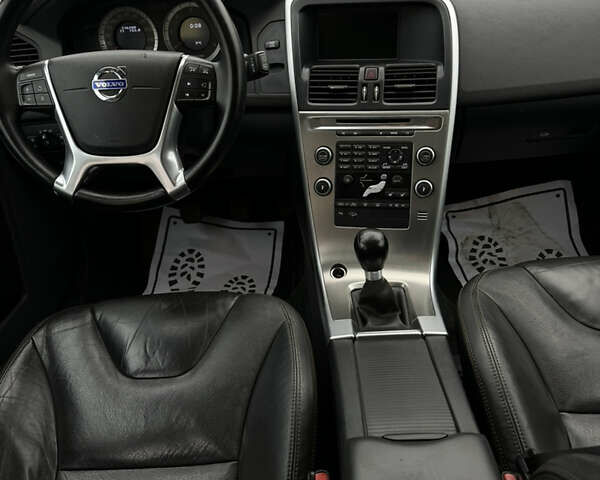 Синий Вольво ХС60, объемом двигателя 2.4 л и пробегом 240 тыс. км за 12800 $, фото 13 на Automoto.ua