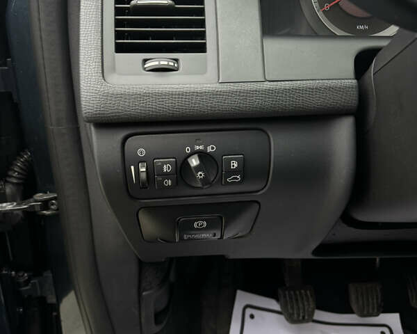 Синий Вольво ХС60, объемом двигателя 2.4 л и пробегом 240 тыс. км за 12800 $, фото 15 на Automoto.ua