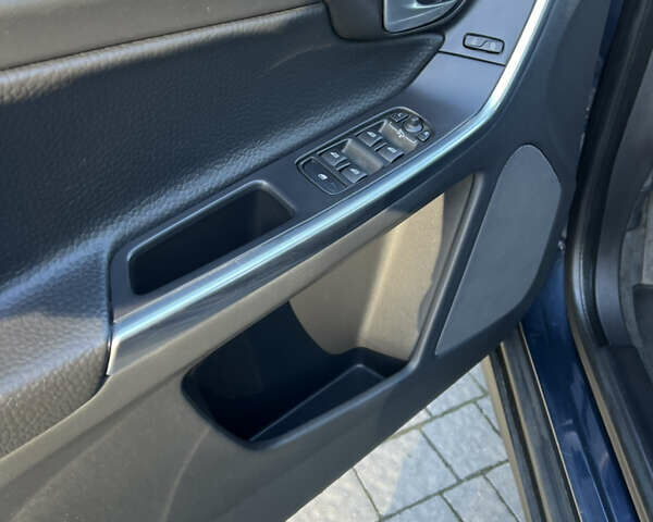 Синій Вольво ХС60, об'ємом двигуна 2.4 л та пробігом 237 тис. км за 16790 $, фото 38 на Automoto.ua