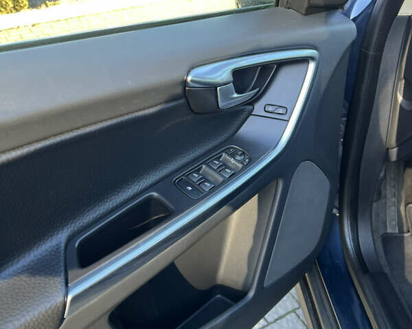 Синій Вольво ХС60, об'ємом двигуна 2.4 л та пробігом 237 тис. км за 16790 $, фото 39 на Automoto.ua