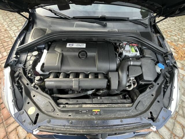 Синий Вольво ХС60, объемом двигателя 3.2 л и пробегом 158 тыс. км за 14000 $, фото 23 на Automoto.ua