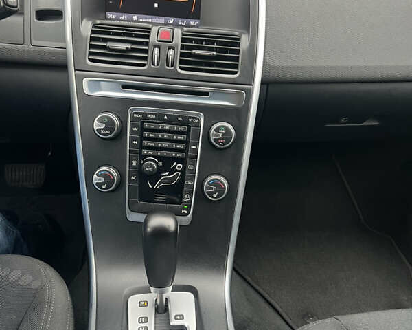 Синий Вольво ХС60, объемом двигателя 2.4 л и пробегом 265 тыс. км за 15700 $, фото 24 на Automoto.ua