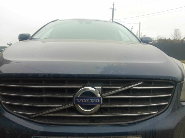 Синий Вольво ХС60, объемом двигателя 2.4 л и пробегом 280 тыс. км за 15700 $, фото 2 на Automoto.ua