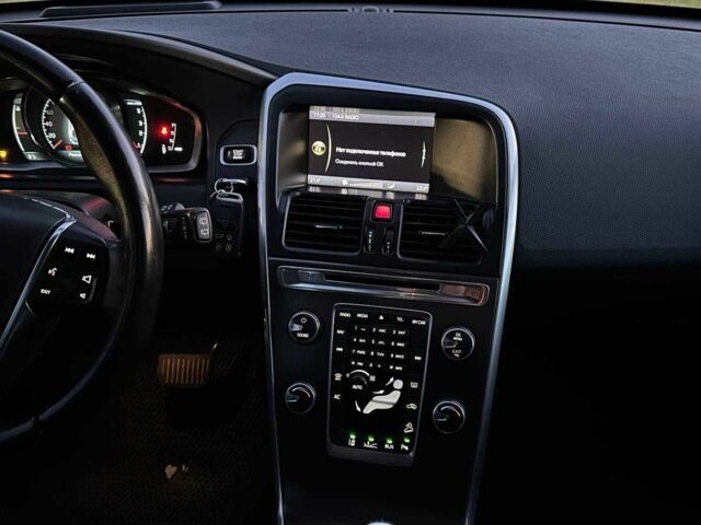 Синий Вольво ХС60, объемом двигателя 2.4 л и пробегом 304 тыс. км за 13786 $, фото 10 на Automoto.ua