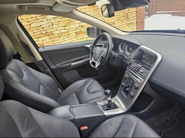 Синий Вольво ХС60, объемом двигателя 2 л и пробегом 270 тыс. км за 14500 $, фото 1 на Automoto.ua