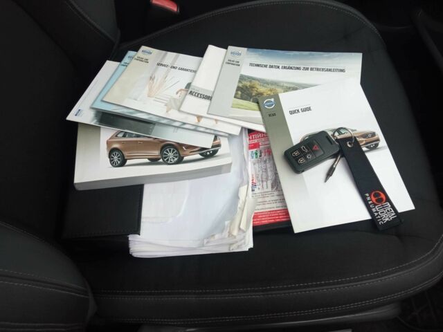 Синий Вольво ХС60, объемом двигателя 2.4 л и пробегом 280 тыс. км за 15700 $, фото 1 на Automoto.ua